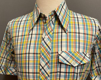 1970s BlueRed/Yellow Plaid Men's Cotton Blend Short Sleeve Shirt - SIZE M