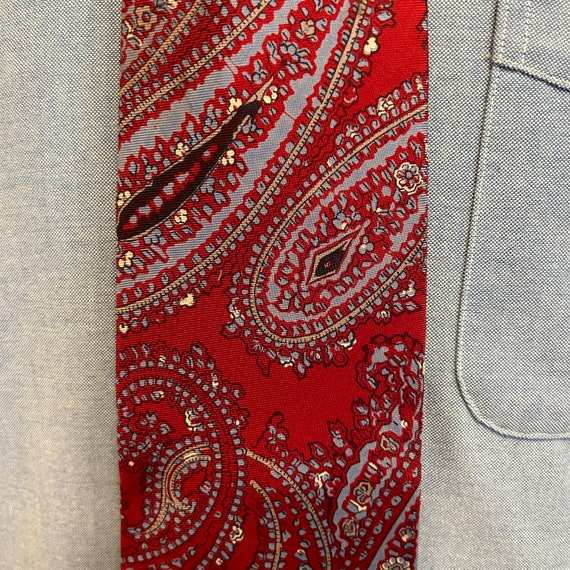 1980s Bill Blass Crimson + Gray Paisley Pattern M… - image 3