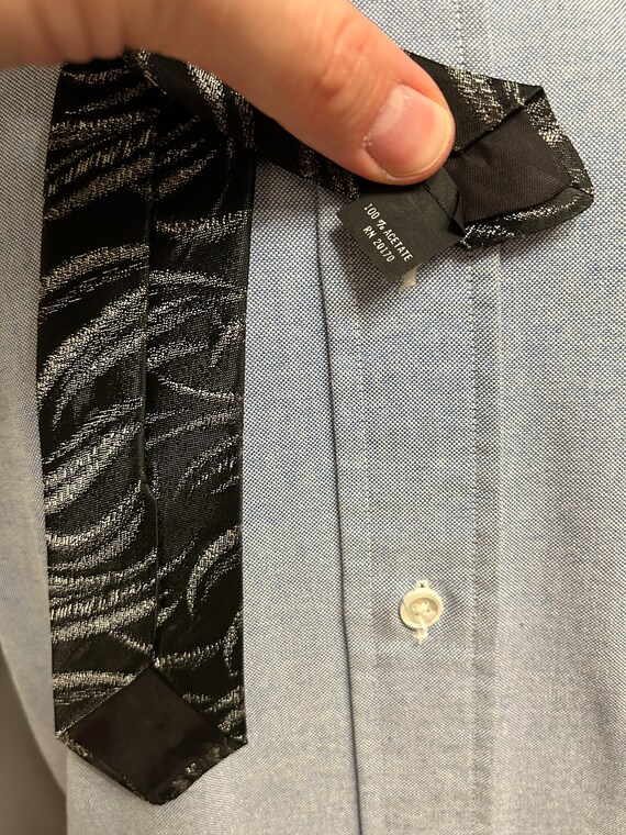 1980s Black + Metallic Thin Waves Pattern Men's S… - image 4