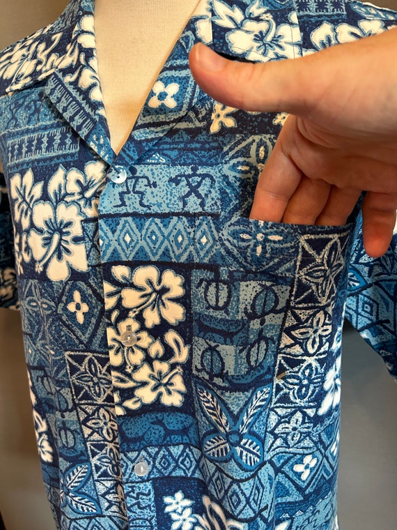 1980s Blue Floral/Tribal Men's Cotton Blend Hawai… - image 4