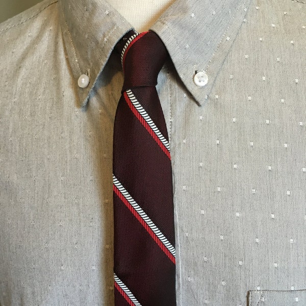Burgundy/Red/White Men's Diagonal Stripe Skinny Tie 1960s