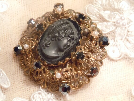 Romantic Victorian / Steampunk Gothic / Cameo Broa