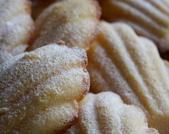 Madeleine 18 pcs with Orange Blossom Water or Lemon