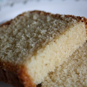 Creamy Cake, can also be served with figs, raspberries or nuts image 2