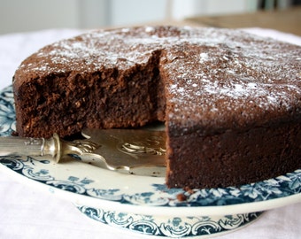 Low Gluten Chocolate Cake with Hazelnut and Primal Sugar