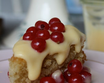 White Chocolate Cake with Lemon Curd and Currants