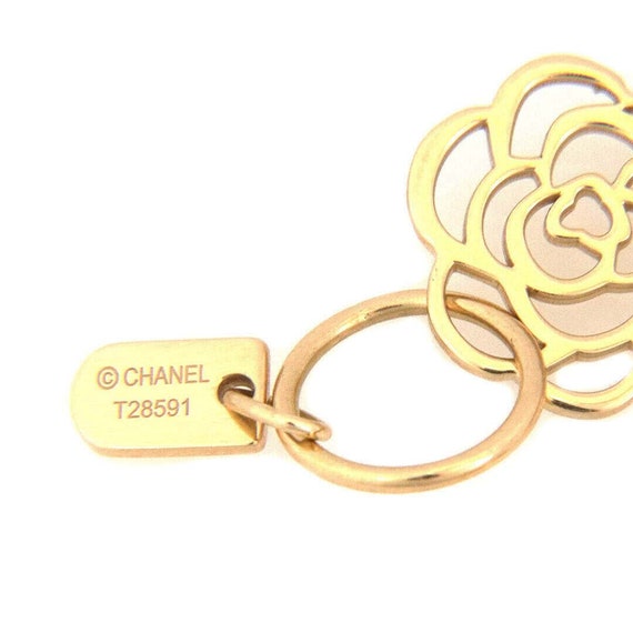 28249 - Chanel Camellia 18k Yellow Gold Flower & Hoop Motif