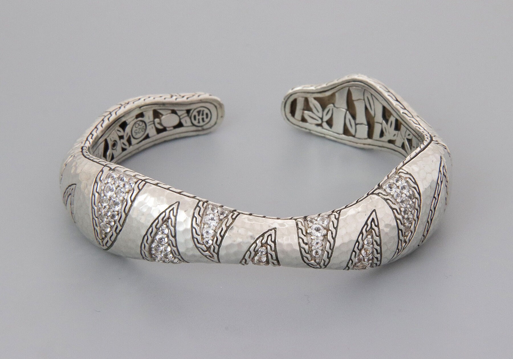 28121 - John Hardy Palu Macan Topaz Sterling Silver Hammered Wave