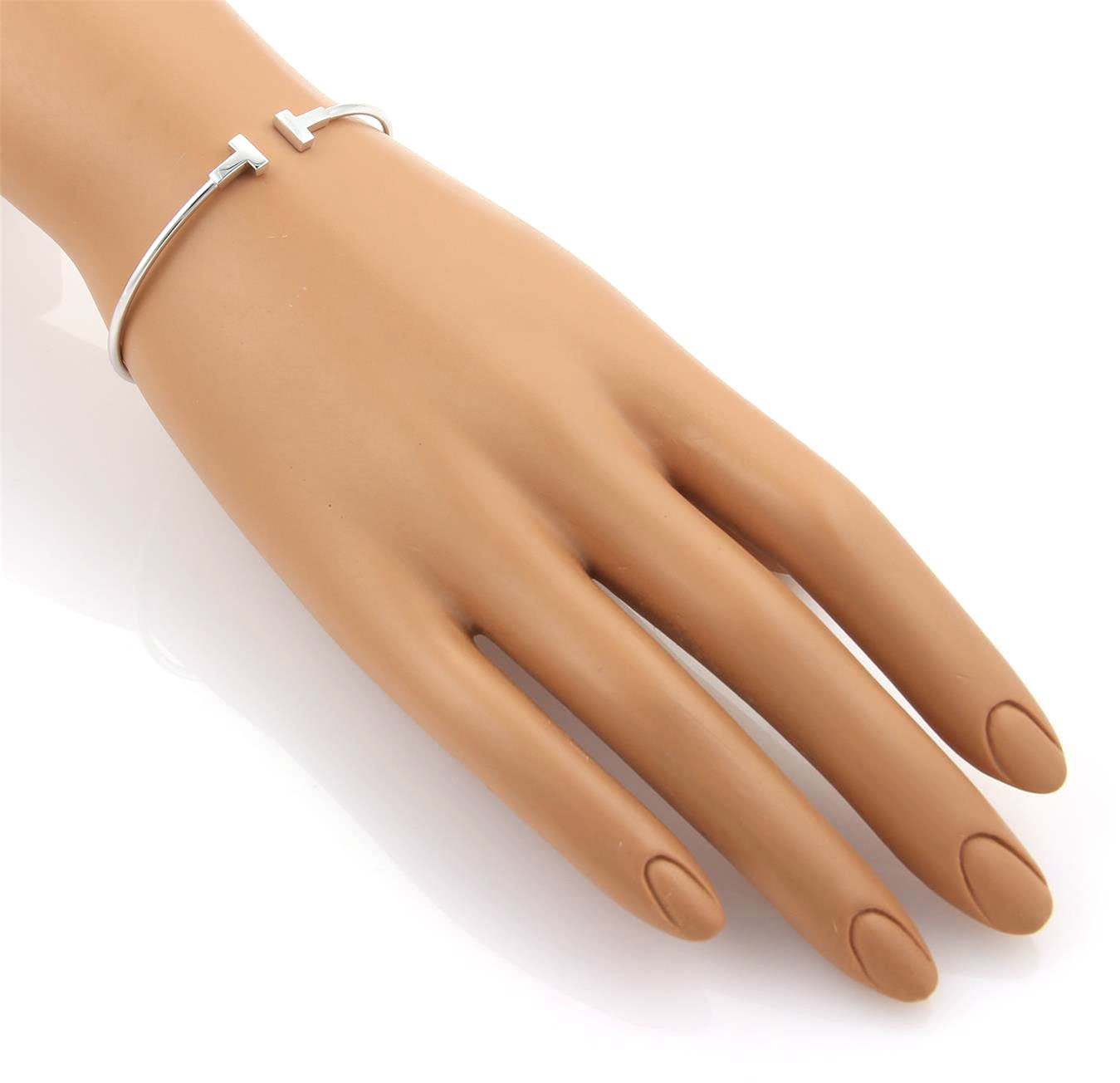 26442 - Tiffany & Co. 2T 18k White Gold 2mm Flex Wire Cuff 26442 - Tiffany & Co. 2T 18k White Gold 2mm Flex Wire Cuff