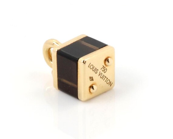 23911 - Louis Vuitton Brown Cube Bag 18k Yellow Gold Charm  display picture 2