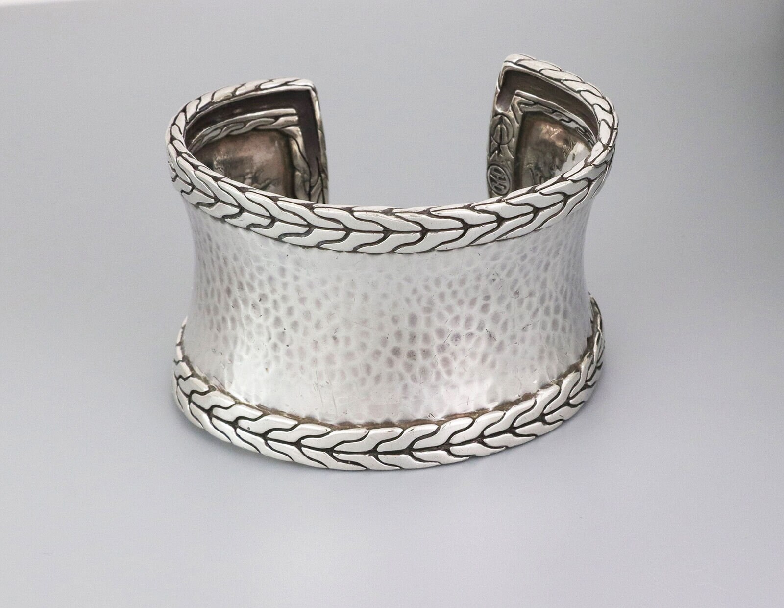 28173 - John Hardy Palu Sterling Silver 42mm Wide Concave