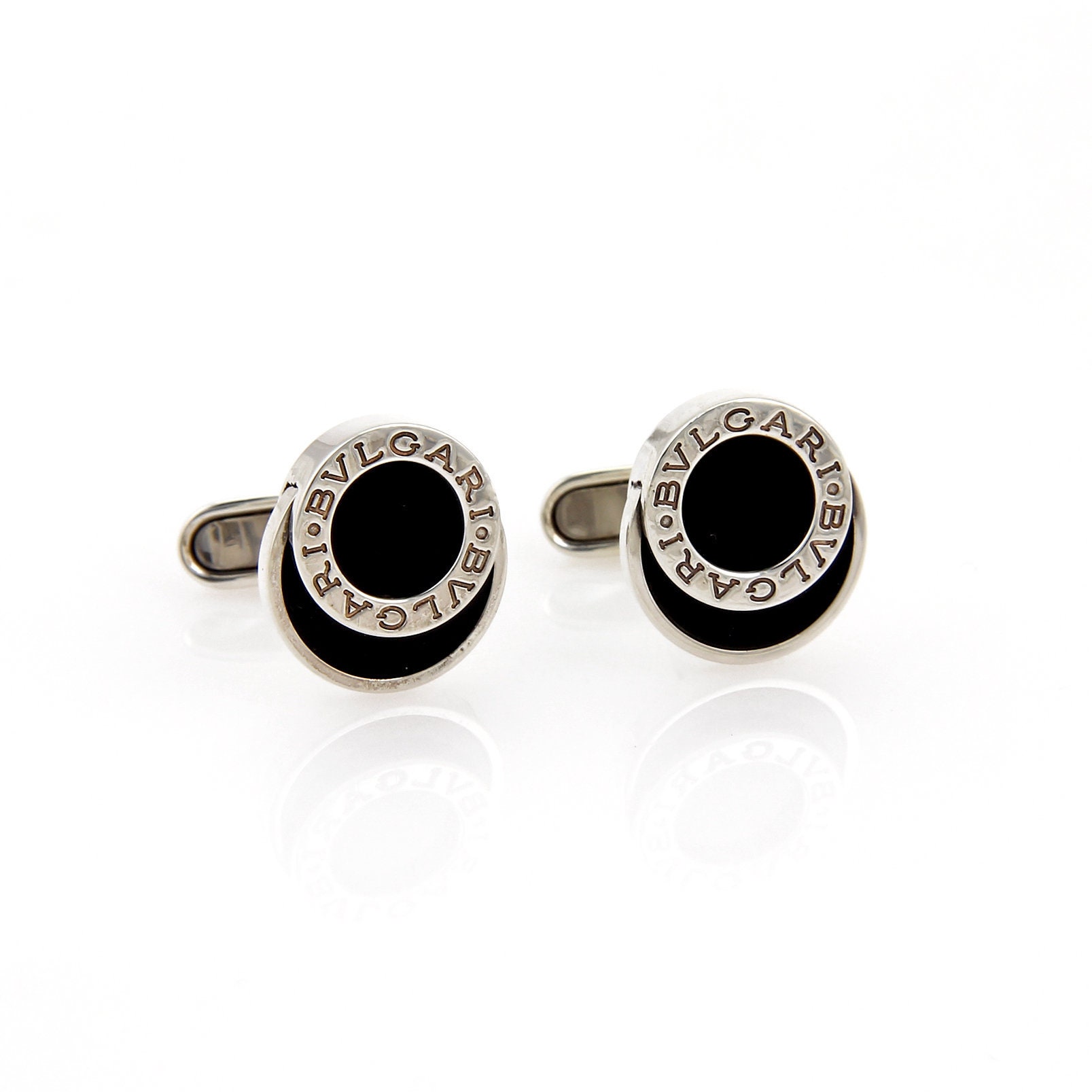 21813 - Bvlgari Onyx Engraved Sterling Silver Fancy Round 21813 - Bvlgari Onyx Engraved Sterling Silver Fancy Round