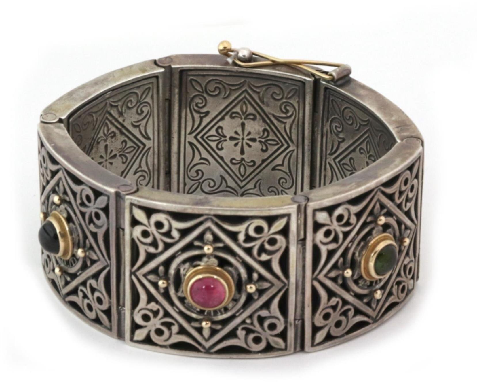 HEAVY CARVED CHAIN BRACELET】 - Time is on