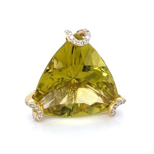 11907 - Massive 18k Yellow Gold 2.00ct Lime Quartz & Diamond Ring