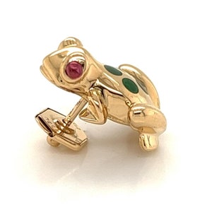 27967 - Cartier Ruby Enamel 18k Yellow Gold Frog Lapel Pin