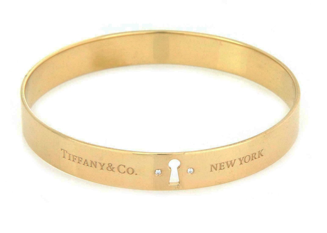 27645 Tiffany 18k Yellow Gold Diamond Keyhole Lock Bangle