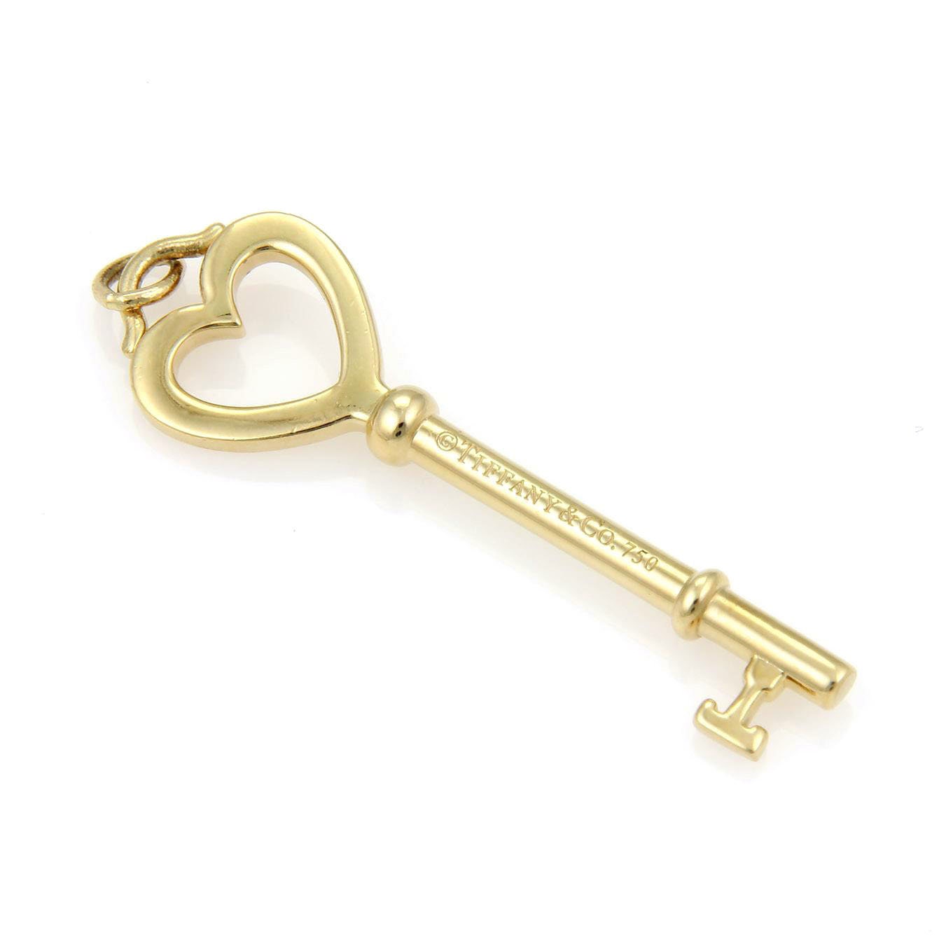 22646 Tiffany & Co. 18k Yellow Gold Classic Heart Shape Key