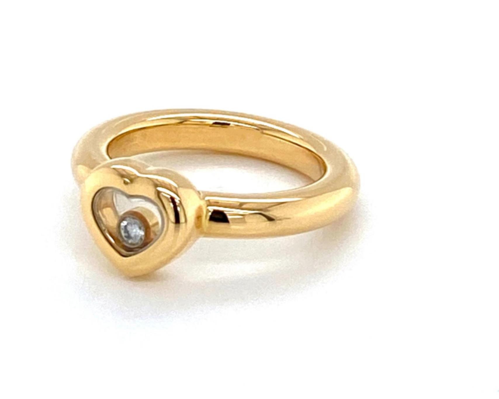 23774 - Chopard Happy Diamond 18k Yellow Gold One Diamond Heart