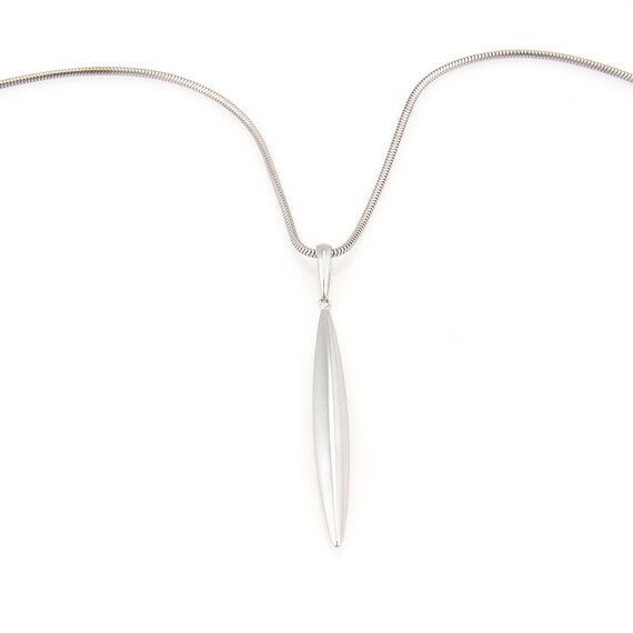 21807 - Tiffany & Co. 18k White Gold Feather Pendant Snake
