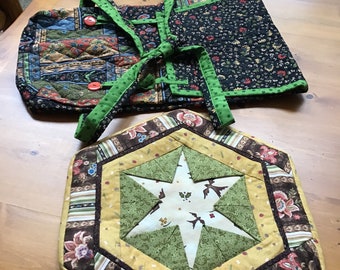 Hand made quilted Hexagon Hot Pad and Casserole Carrier