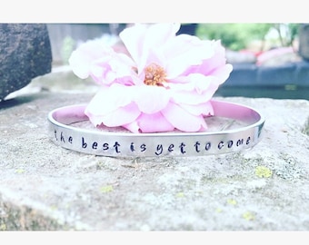 Brazalete de aluminio estampado a mano inspirado en DMB
