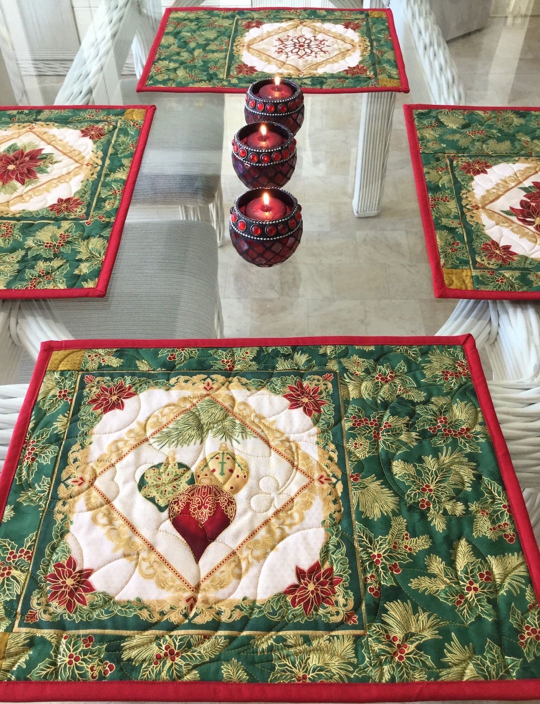 Quilted Placemats, Christmas Placemats, Holiday Decor, Table Linens