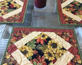 Sunflower Placemats, Fall Table Mats, Quilted Fall Placemats,, Ready to ship, Reversible Placemats, Autumn Decor for Table,Sold in sets of 4