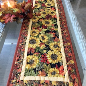 Fall Sunflower Tablerunner, Quilted Fall Runner, Autumn’s Table Decor, Handmade Tablerunner, Quilted Table Runner, Ready to ship.