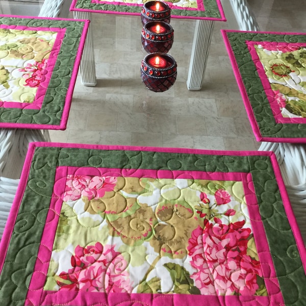 Quilted Placemats, Botanical Placemats, Floral Placemats, Geraniums Placemats, Table Linens, Sold in sets of 4, Quilted Place Mats,