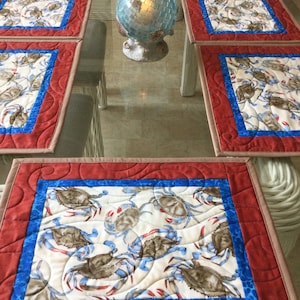 Crabs Placemats, Quilted Placemats, Placemats for Table, Sold in sets of 6,Beach Decor, Placemats from BayQuilter, Dining Placemats, Gifts.