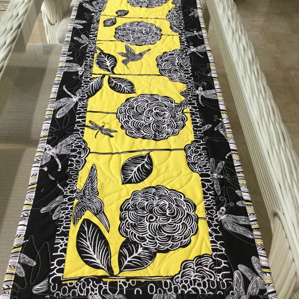 Quilted Table Runner, Dragonflies Runner, Modern Table Decor, Table Topper, Modern Table Decor, Quilted Modern Runner, Dining Runner,