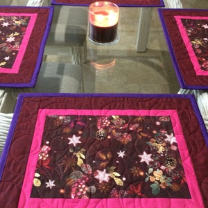 Quilted Placemats, Snowflake Placemats, Ready to ship, Sold in sets of 4, Holiday Gift, Washable Placemats, Handmade Placemats.