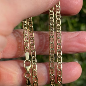 Lovely vintage 9ct gold mariner link chain