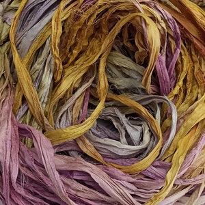 Trixie- Nastro di seta sari riciclato, nastro con bordo grezzo, Tessitura, Macramè, Filato artistico, Filato tinto a mano