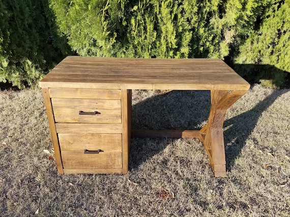 Reclaimed Wood Desk On Farmhouse With, Rustic Wooden Desk With Drawers