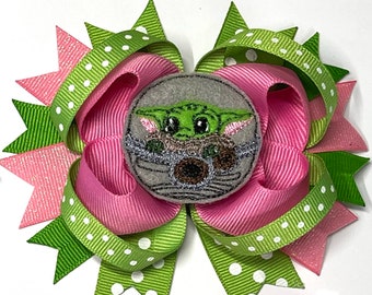 Baby Green man Hairbow - Space Hairbow - Baby Green man Feltie - Little Baby Green Man Hairbow - Character Feltie - Baby Alien Hairbow