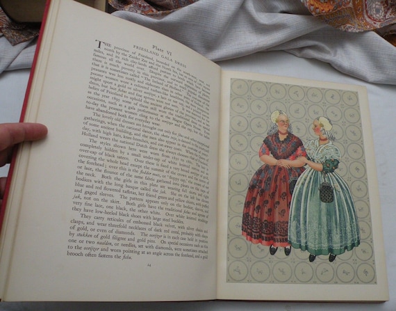 Stunning Rare Original Vintage Antique circa 1932,The National Costumes of Holland,!  Limited Edition  400 copy out of 520'.Decorative art,