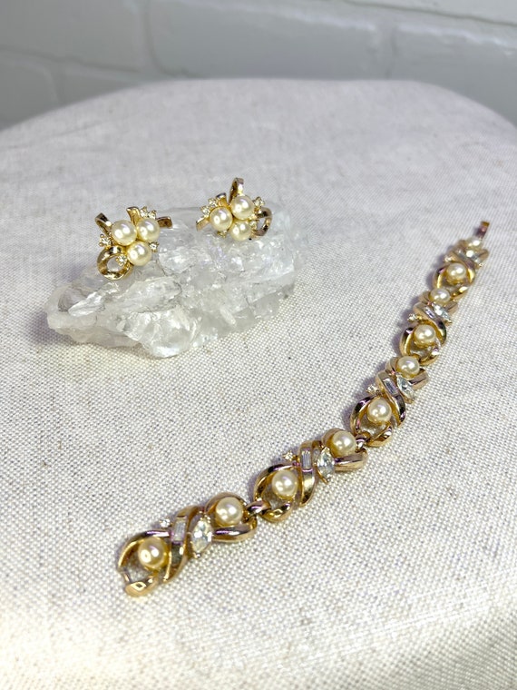 Trifari Jewelry Set Gold Pearl Rhinestone Earring… - image 7