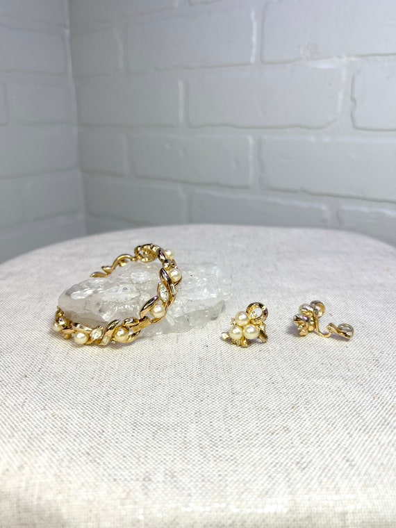 Trifari Jewelry Set Gold Pearl Rhinestone Earring… - image 4