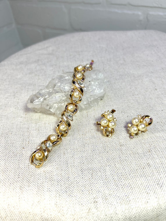 Trifari Jewelry Set Gold Pearl Rhinestone Earring… - image 1