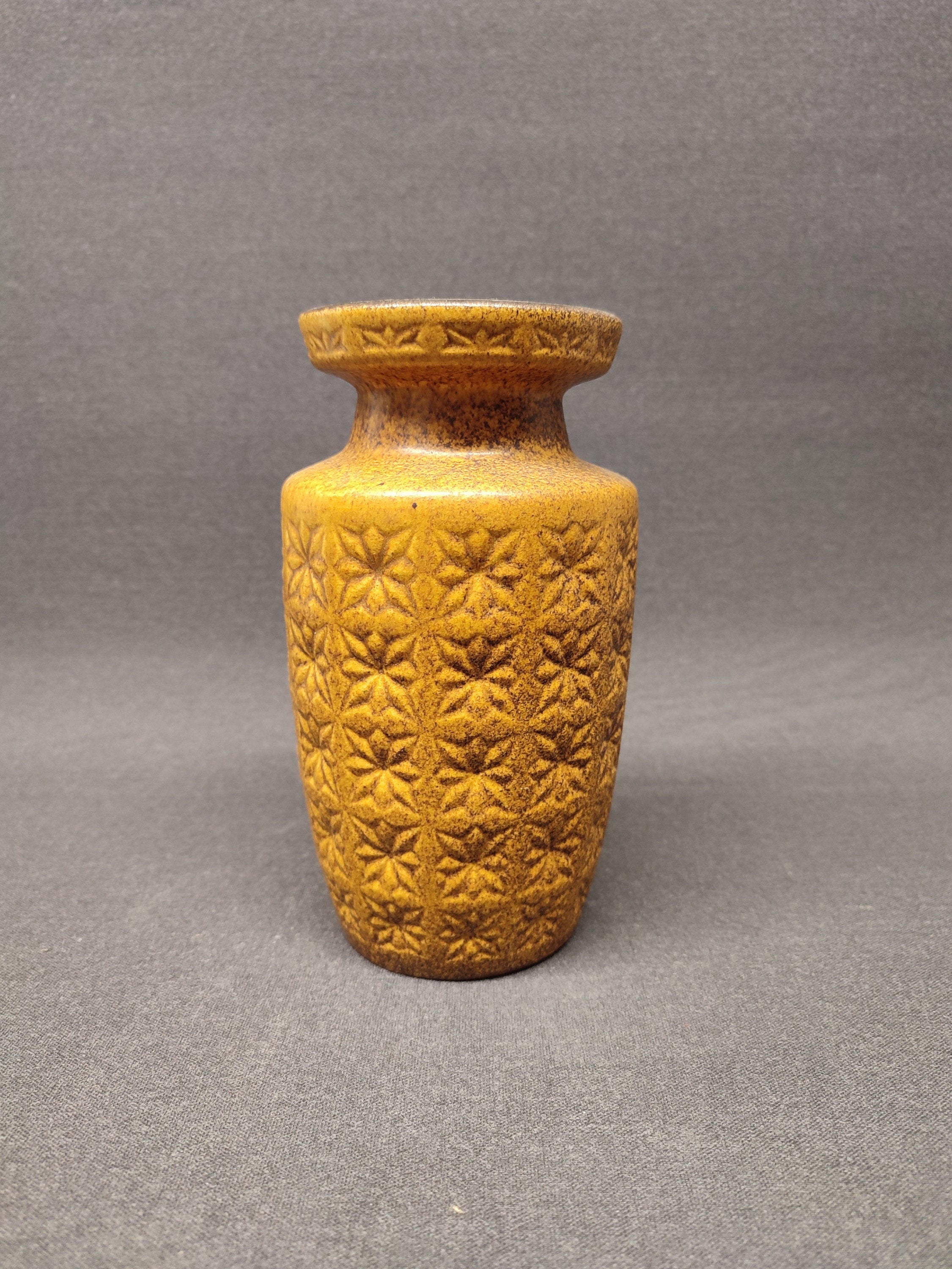 Scheurich West German Pottery vase 261-18 -