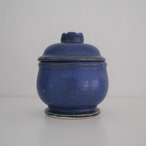 Lovely blue studio ceramic jar with lid - Halltorp öland Gunnel