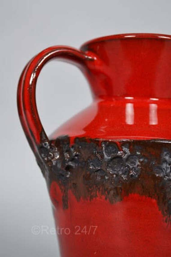 114/16 と刻印された赤と黒の Fat Lava 陶器の花瓶 - Etsy 日本