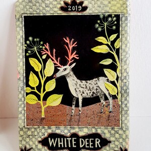 Miniature peinte "White deer, petit cerf" - paper cut-paper art-