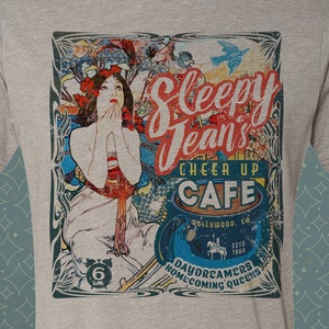 Sleepy Jeans Cheer Up Cafe - Daydream Believer - Vintage-style T-Shirt Tee Travel Souvenir TV Monkees song music