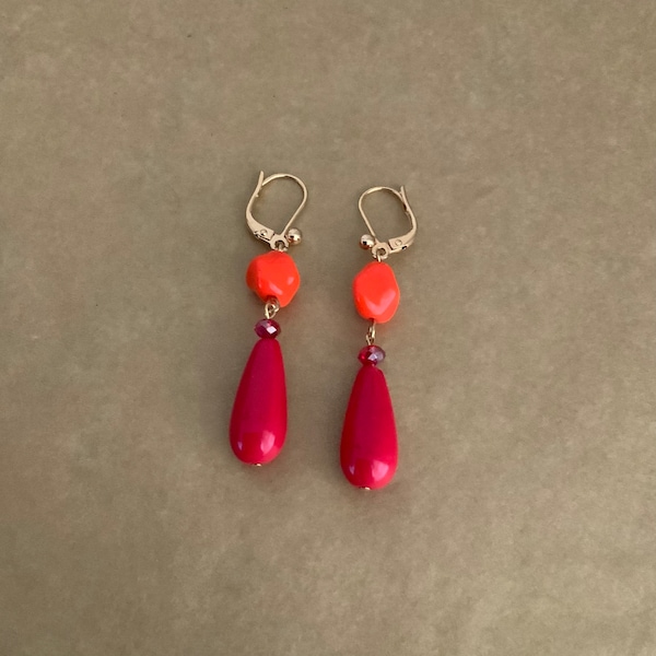 Boucles d’oreilles oranges et rouge de style Art Déco.