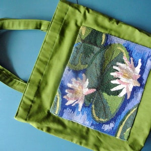 Swedish vintage unused limegreen handbag/ totebag with blue lining and decorated with HANDMADE multicolor waterlily motive flemish weaving
