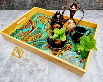 Bandeja resinada Kente verde azulado metálico, bandeja de madera y tela de bambú, bandejas de regalo de boda, regalo de vacaciones, bandeja africana de Ankara SKU KMT1001