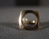 Vintage Band Ring 10 K Yellow Gold Round Cultured Pearl Dramatic Open Space Design Size, 6 RL