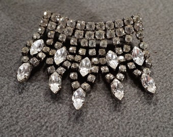 Vintage Silver Tone Pin Brooch 31 Prong Set Round Oval Glass Rhinestone Regal Round Setting Art Deco Style #2580